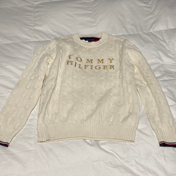Brand New Never Worn Tommy Hilfiger Sweater - Picture 1 of 4